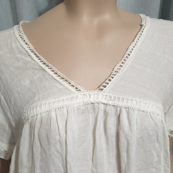 DECJUBA AU-S White Short Sleeved Blouse V-Neck Relaxed Fit Designed in AU NWOT - Picture 5 of 10